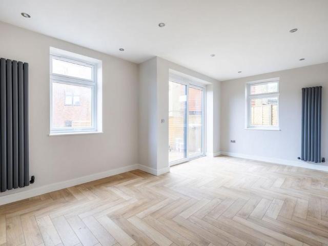 House for rent in Little Woodcote, Greater London