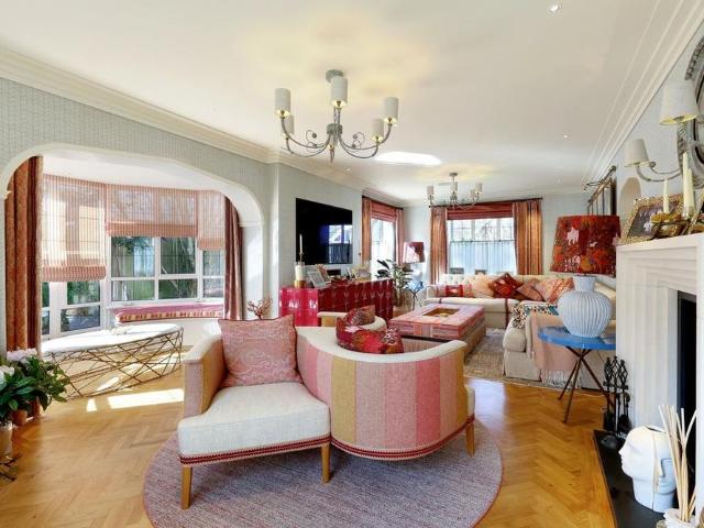 House for rent in Pouchen End, Hertfordshire