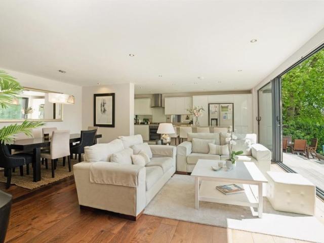 House for rent in Perryfields, West Sussex