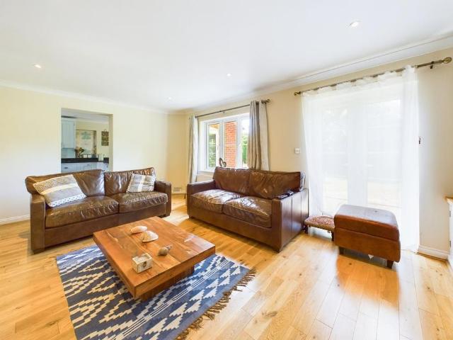 House for rent in Hollywater, East Hampshire