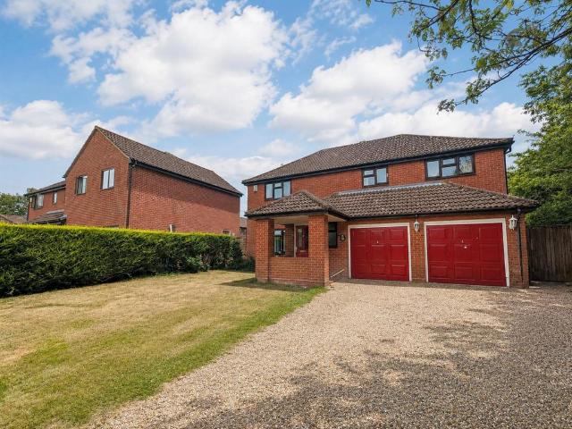 House for rent in Highwoods, Fordham Heath