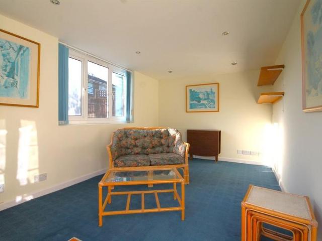 House for rent in Shiplake, Berrick Salome