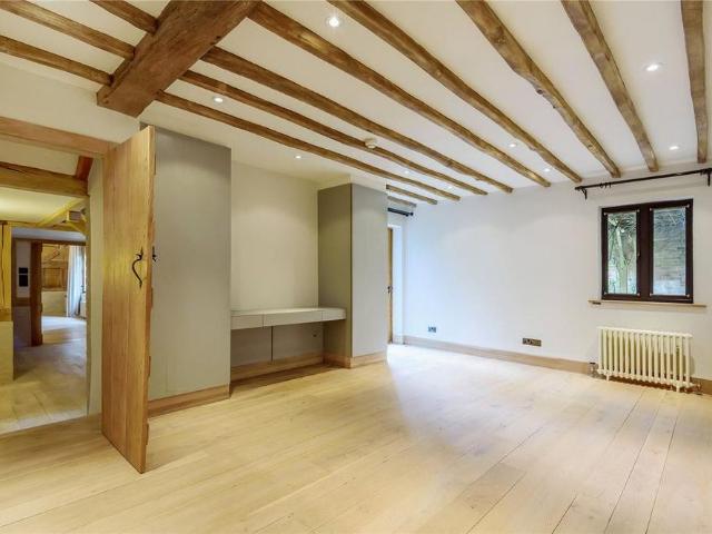 House for rent in Oxted, Hillview