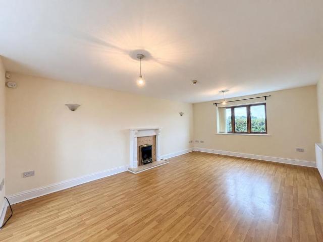 House for rent in Calderstones