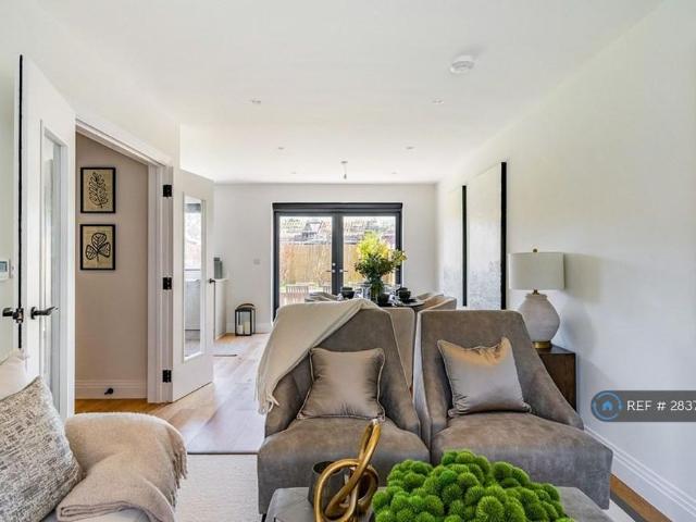 House for rent in Fole, Surrey