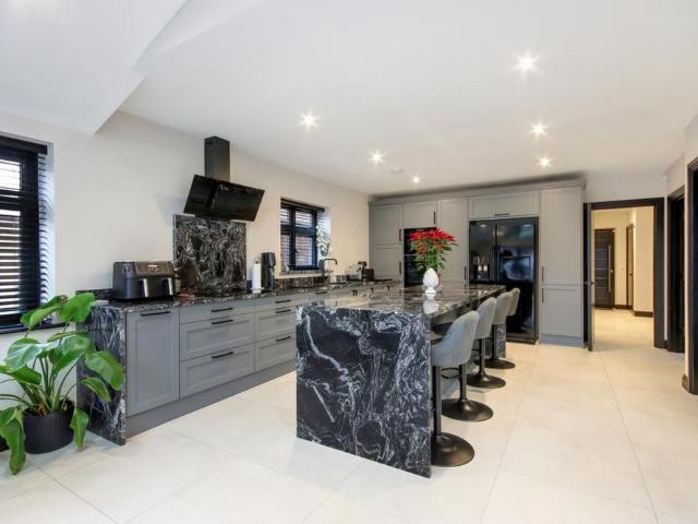 House for rent in Godden Green, The Butts