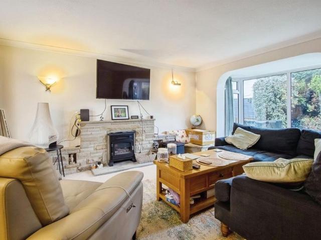 House for rent in Whinmoor, West Yorkshire
