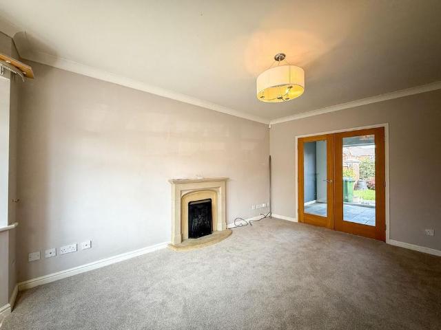 House for rent in Grange Moor, West Yorkshire
