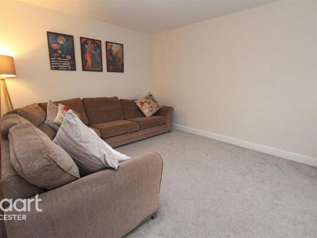 House for rent in Elmfield, Leicestershire