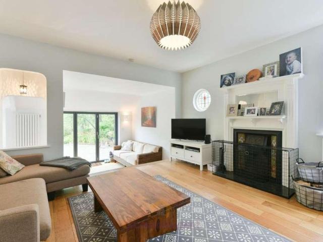 House for rent in Epsom, Surrey