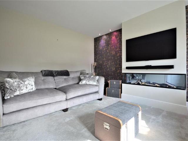House for rent in Woodford Green, Greater Manchester