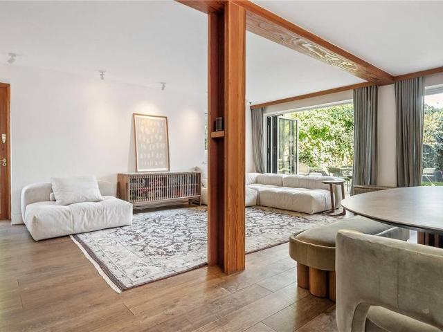 House for rent in Shacklewell, Greater London