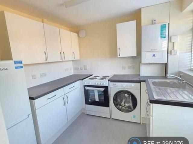 House for rent in Woodhall Farm, Pouchen End