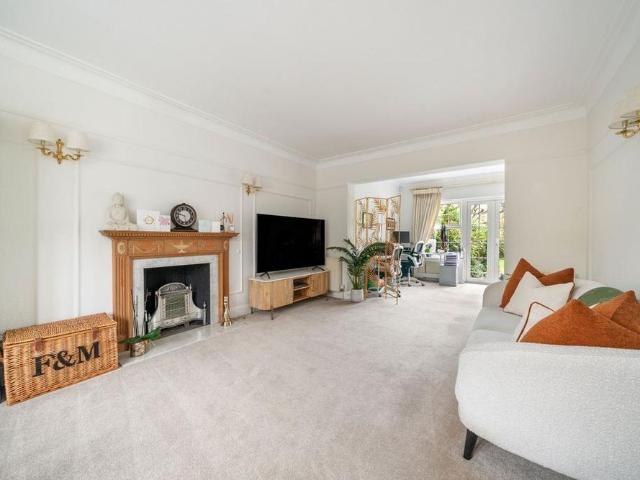 House for rent in Blackhills, Surrey