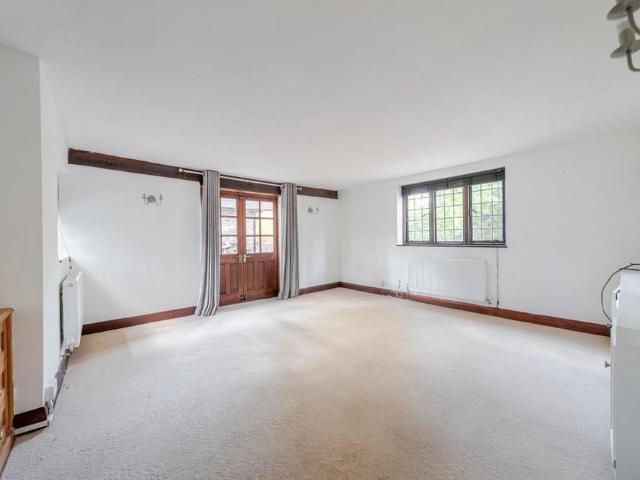 House for rent in Lower Green Esher, Blackhills