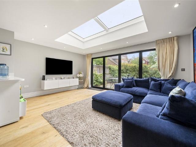 House for rent in Lower Green Esher, Blackhills
