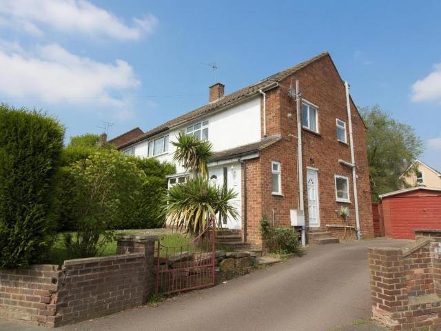 House for rent in Heatherside, Heol-las