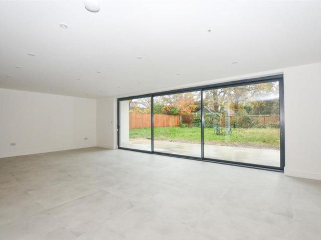 House for rent in Pouchen End, Hertfordshire