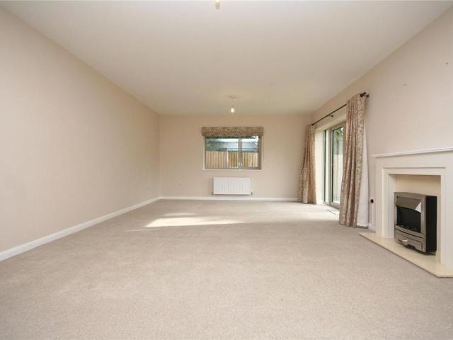 House for rent in Ewens Farm, Golden Valley