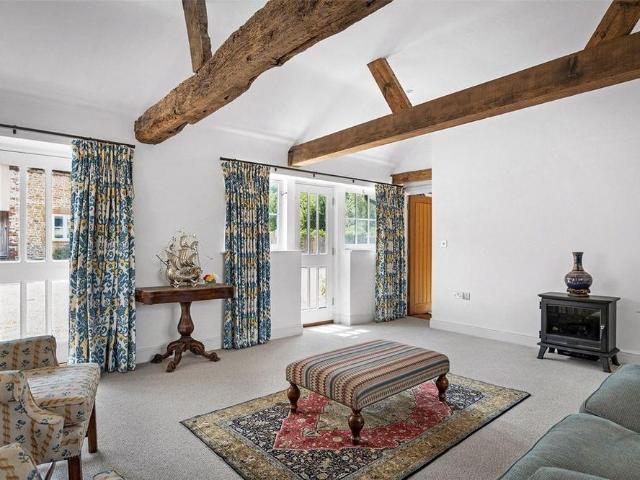 House for rent in Fole, Surrey