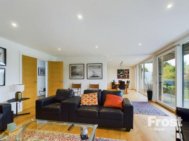 House for rent in Old Windsor