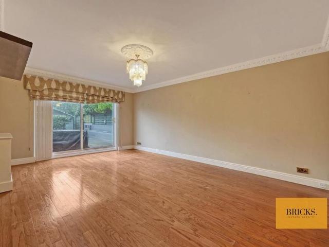 House for rent in Ivy Chimneys, Epping