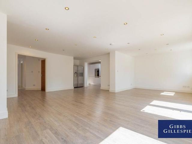 House for rent in Northwood, Greater London