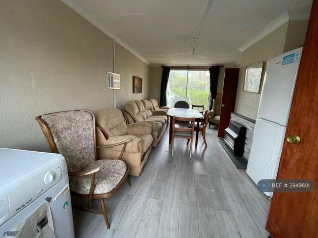 House for rent in Elmfield, Leicestershire