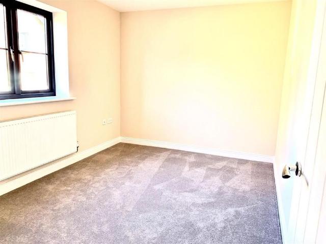 House for rent in Easterton