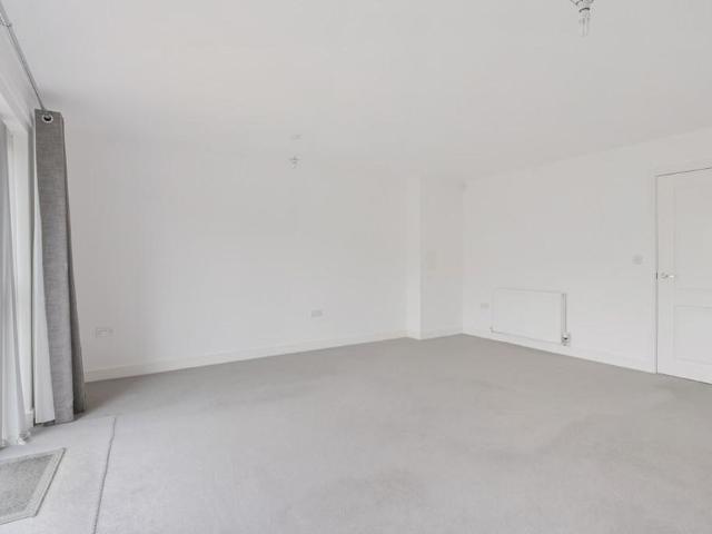 House for rent in Oxted, Hillview