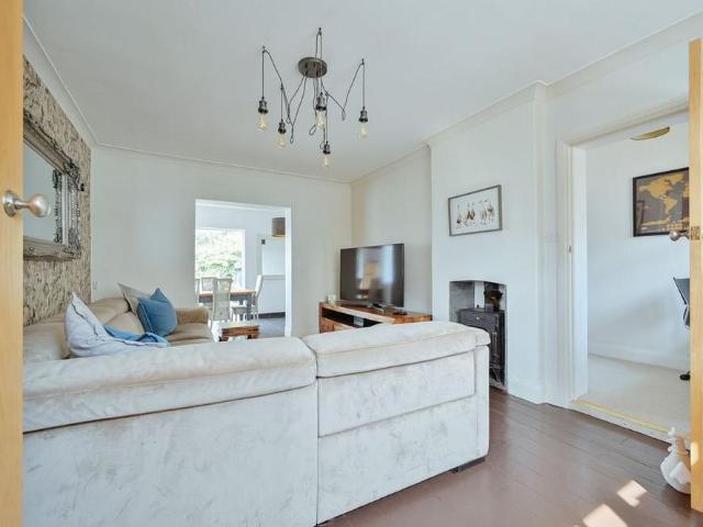 House for rent in Watford Heath, Hertfordshire