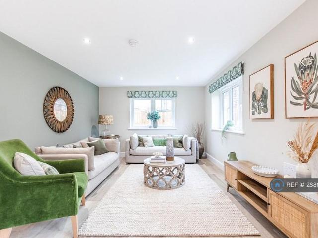 House for rent in Lakenham, East Bank