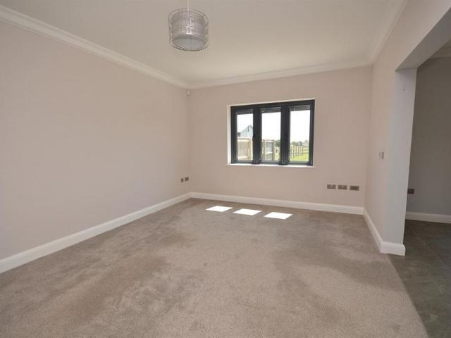 House for rent in Chipping Hill, Essex