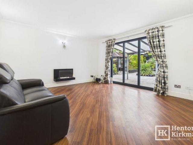 House for rent in Ramsden Bellhouse, Basildon