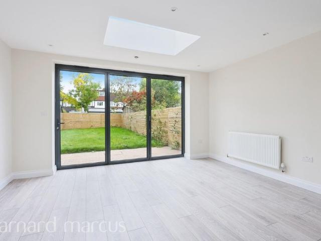 House for rent in Royal Borough of Kingston upon Thames, Greater London