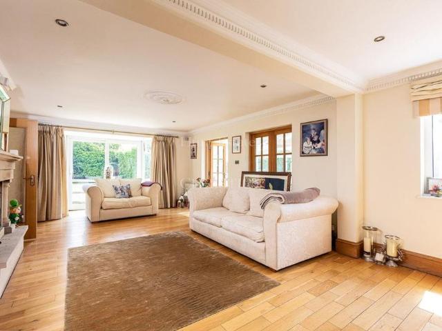 House for rent in Chalfont St. Peter, Denham