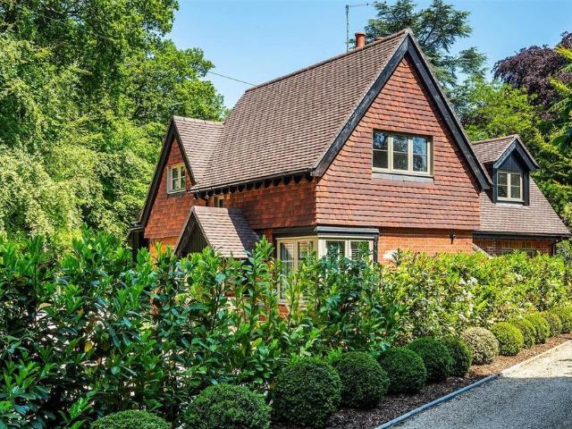 House for rent in Fole, Surrey
