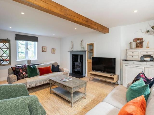 House for rent in Pachesham Park, Surrey