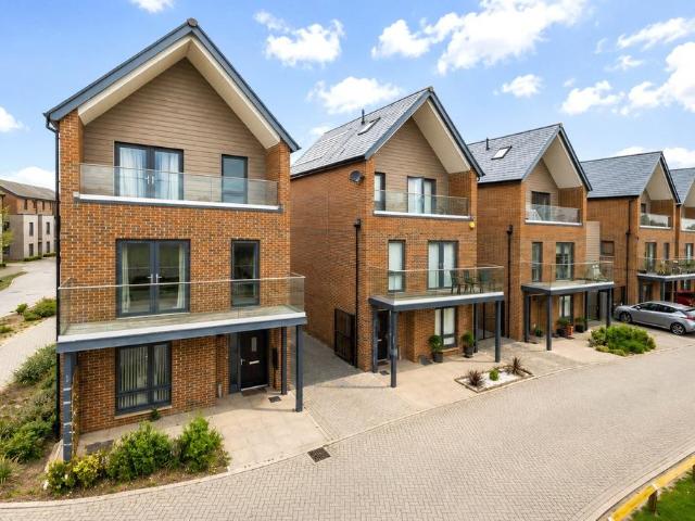 House for rent in Westfield, Woking