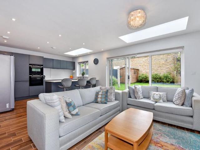 House for rent in Clewer Village, Windsor