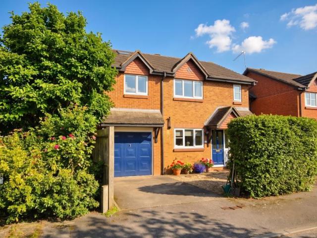 House for rent in West End, Heol-las