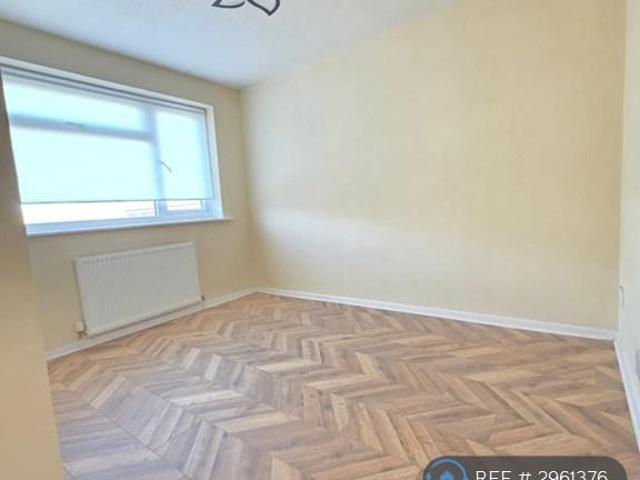House for rent in Woodhall Farm, Pouchen End