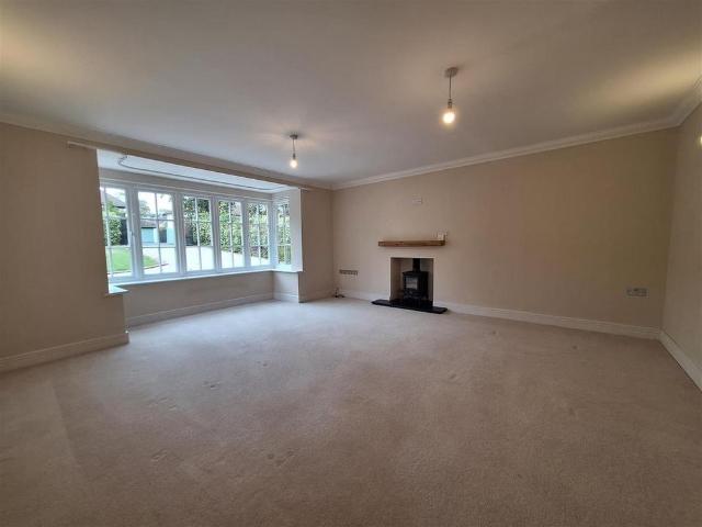 House for rent in Churchend, Reading