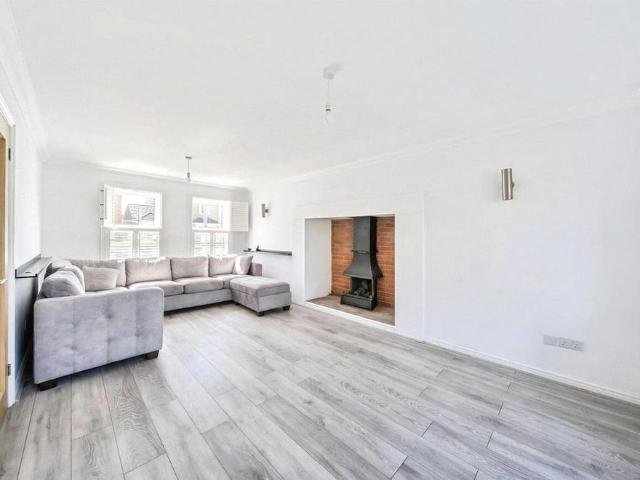 House for rent in Eaton Bray, Bedfordshire