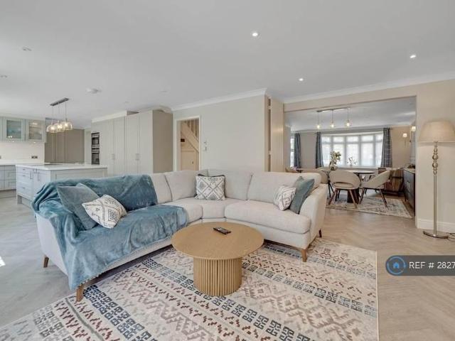 House for rent in Blackhills, Surrey