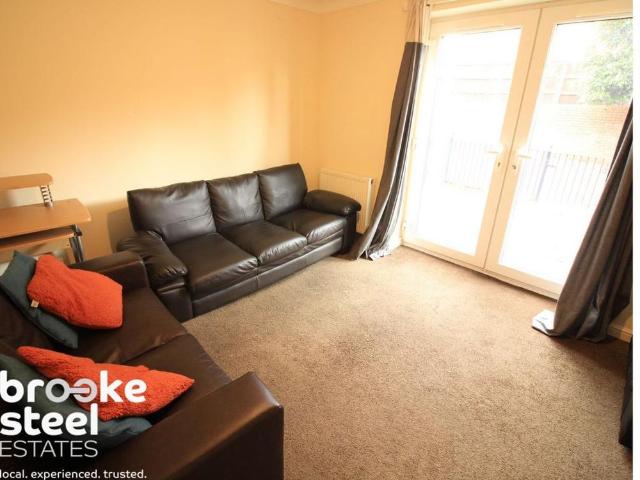 Townhouse for rent in Higher Broughton, Salford