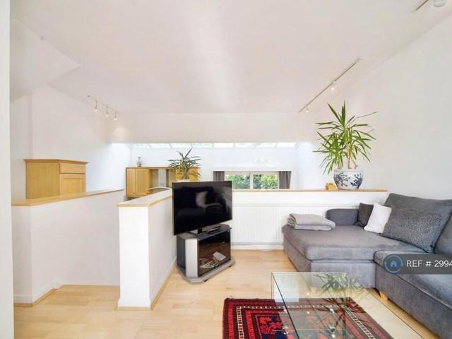 House for rent in West Hampstead, Greater London