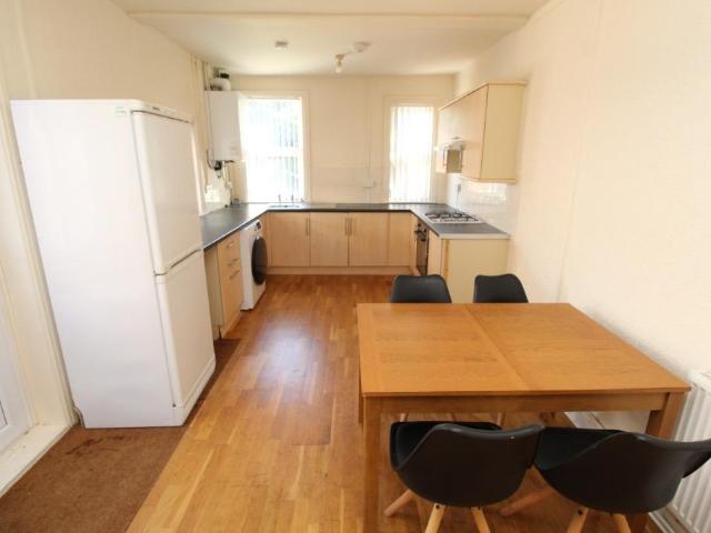 House for rent in Abbey Park, Barton In Fabis