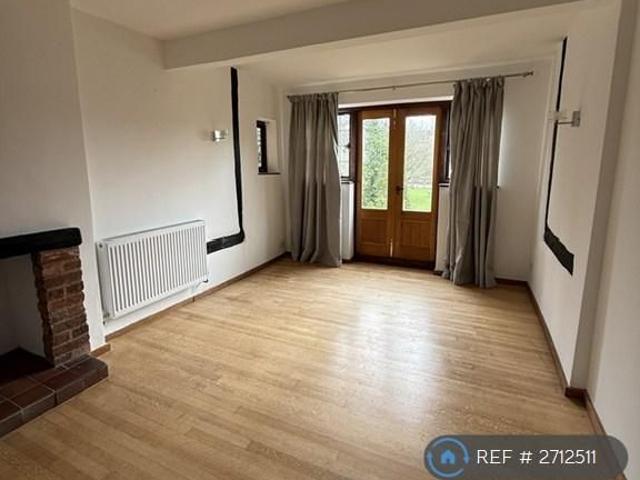 House for rent in Lower Green Esher, Blackhills