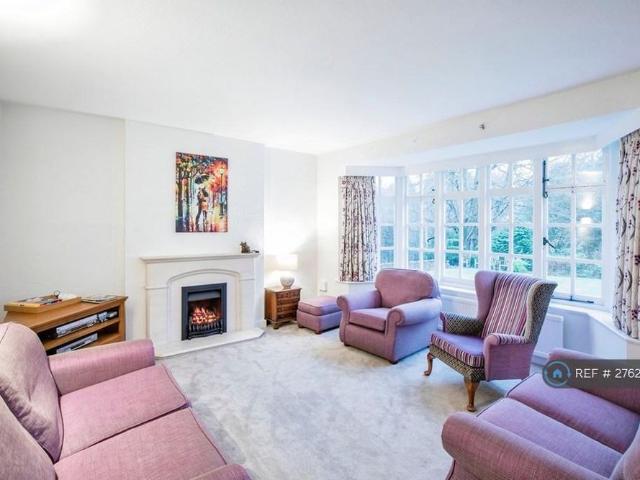 House for rent in Beaconsfield, Forty Green